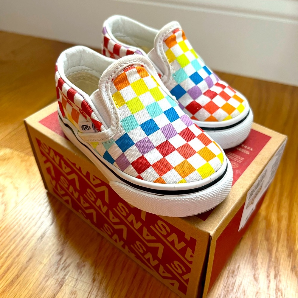 Vans Rainbow Checkerboard Classic Slip-on Toddler Size 4- like new with box!